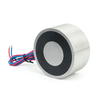 Elettromagnete di alimentazione di alimentazione rotonda.